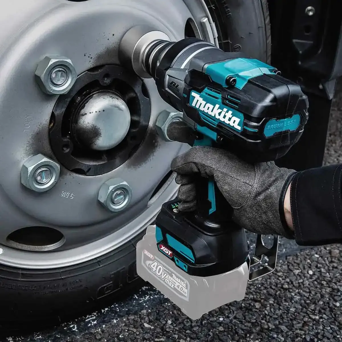 Makita 40V max XGT Brushless Cordless Drive Impact Wrench